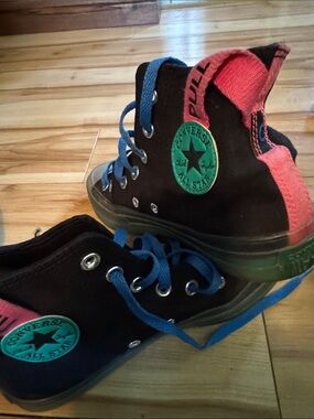 Converse Black High-Top Limited Edition Mens 5.5 Ladies 7.5